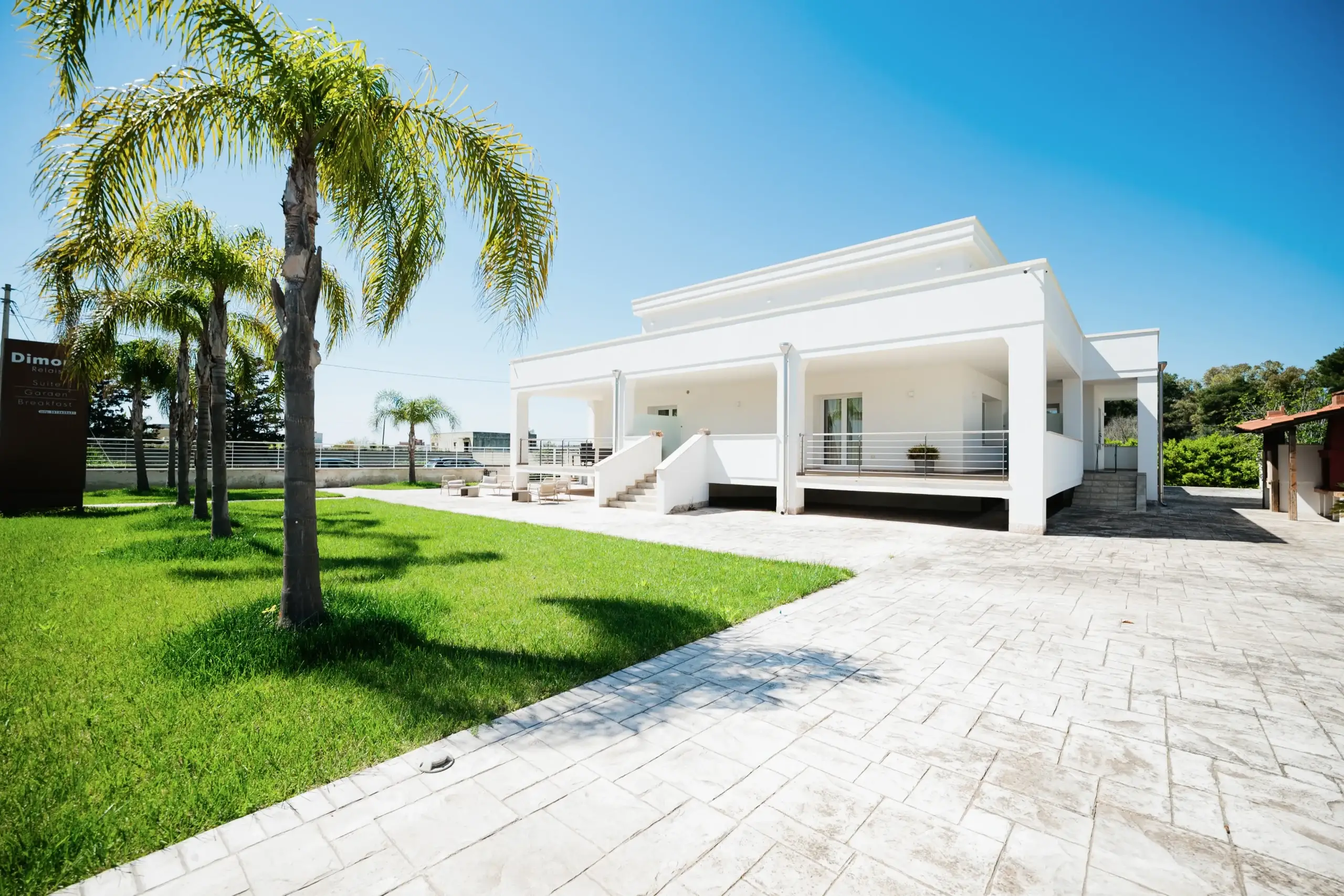 Esterno e giardino di Dimore Relais, B&B di famiglia a Porto Cesareo